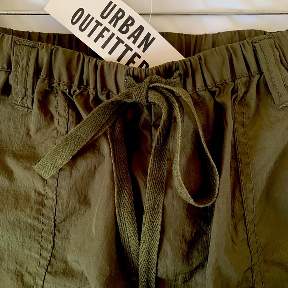 NWT - UO Dark Khaki-Green Parachute Pants - Picture 5 of 5